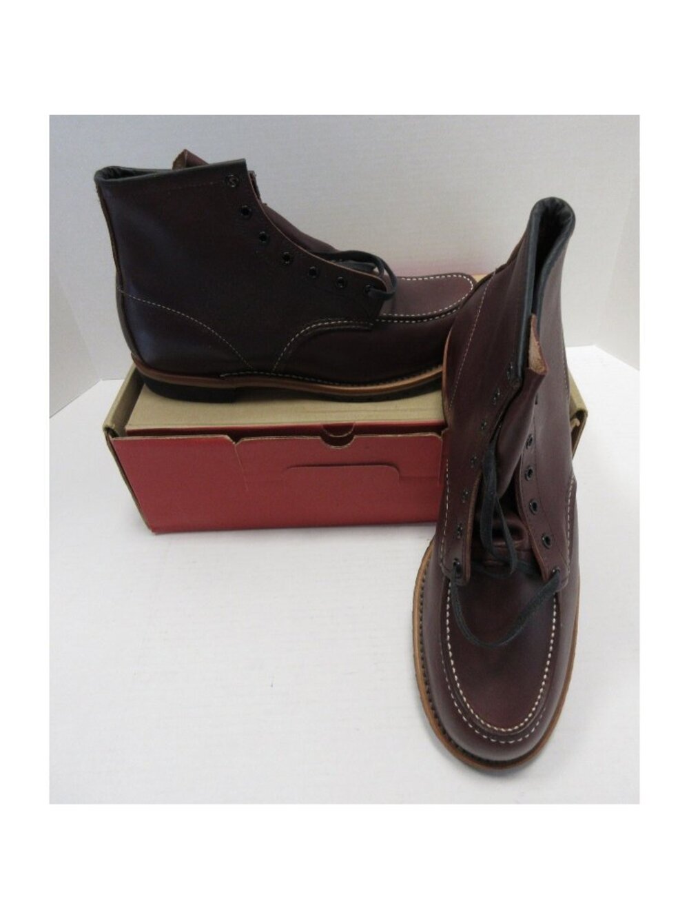 Red Wing Shoes Boots 11 D Red Beckman Leather Moc Toe Lug 9010 NEW